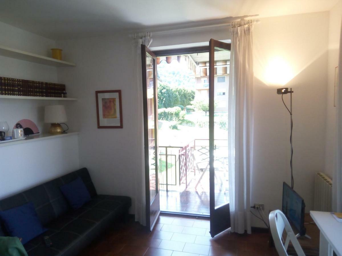 La Terrazza Apartment สเตรซา ภายนอก รูปภาพ
