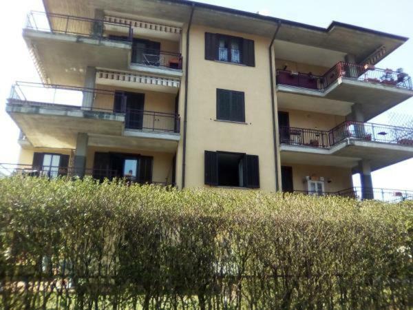 La Terrazza Apartment สเตรซา ภายนอก รูปภาพ