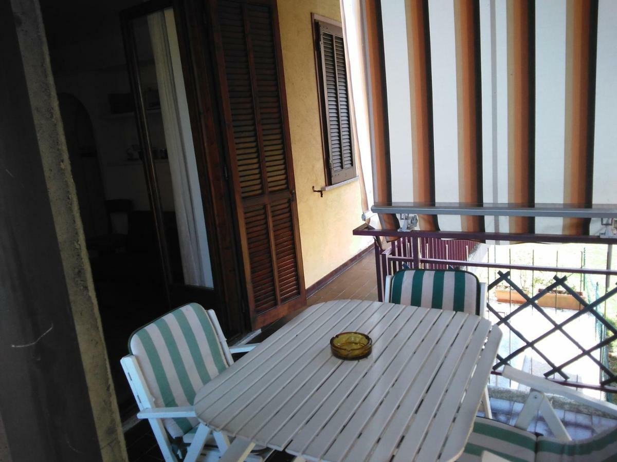 La Terrazza Apartment สเตรซา ภายนอก รูปภาพ